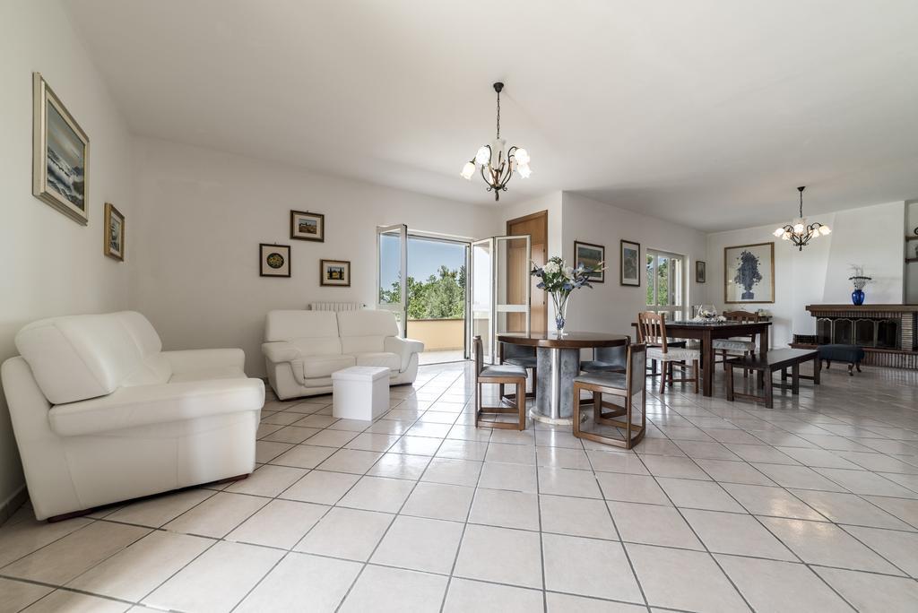 Villa Tina سانتا ماريا دي كاستيلاباتي المظهر الخارجي الصورة